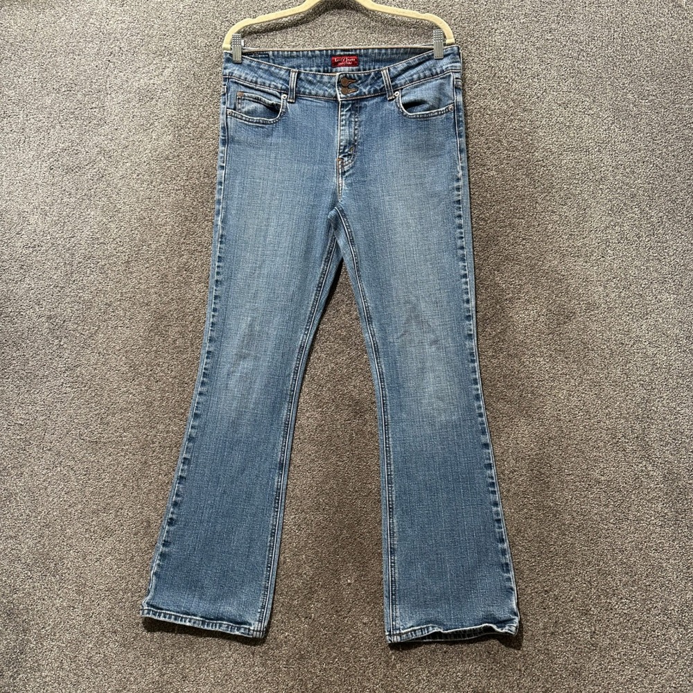 Levis 526 Slender Boot Cut Jeans Womens 10M Blue Medium Wash Denim Y2K Classic